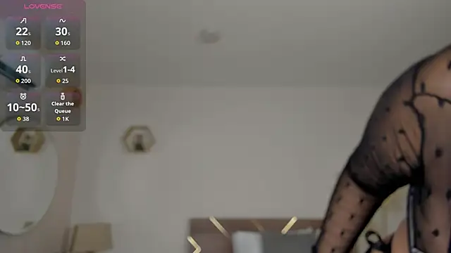 YariRose online show from November 7, 2:11 pm