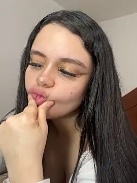 Selena Roa online show from February 6, 3:26 pm