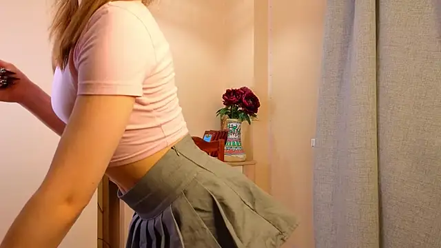 JanelAkerley online show from October 28, 3:45 am