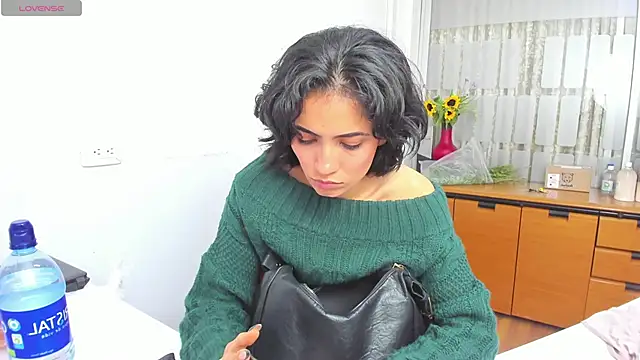 chloehanna online show from December 4, 7:58 pm