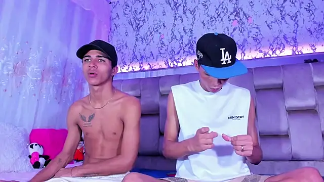 boyswantingplay online show from November 5, 4:01 pm