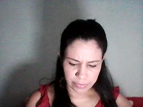 LeilaTaylor online show from January 13, 6:45 pm