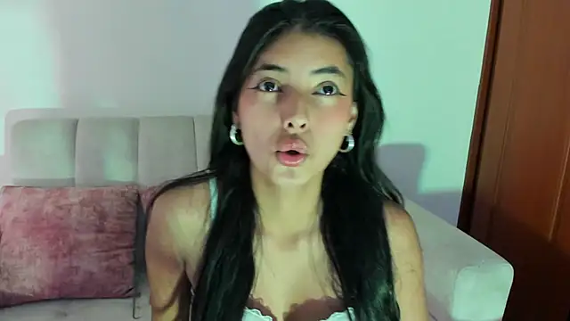 miadaviesx online show from November 6, 1:17 pm