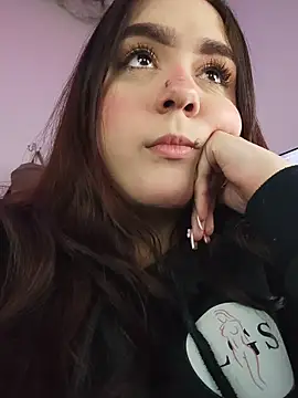 mirandahvelez online show from December 3, 4:48 am