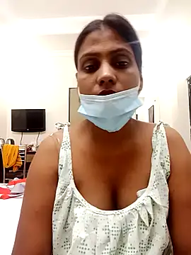 royalgirl321 online show from December 20, 6:23 pm