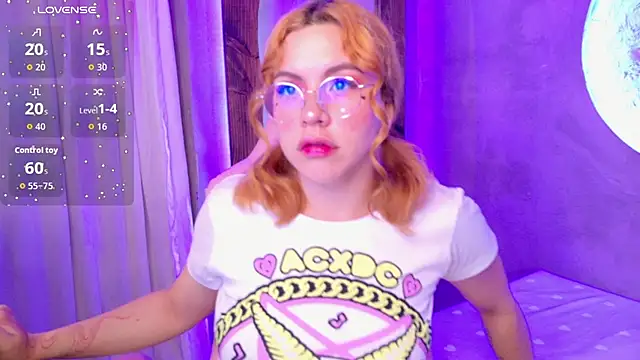 sussiestrawberry online show from December 1, 10:08 am