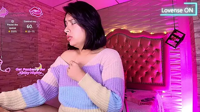 Roxanne Han online show from November 22, 11:57 am