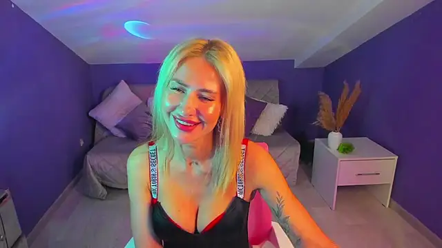 MadamMilly  online show from November 28, 7:00 am