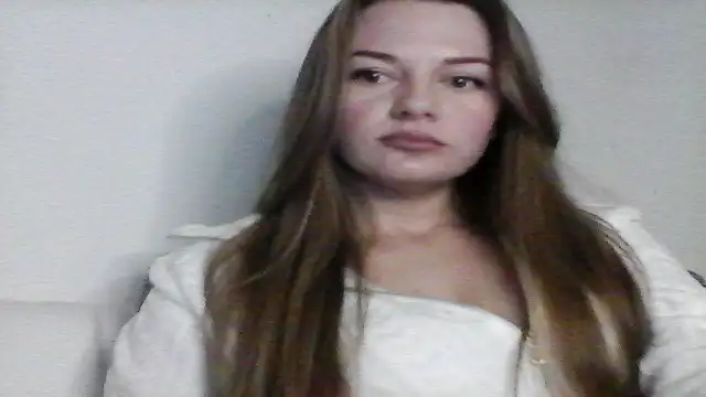 EllaMoonlight online show from November 5, 9:09 pm