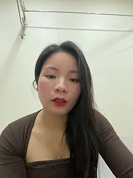 Bee Yellow00 online show from November 20, 4:57 am