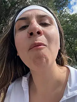 sarah honey   online show from November 1, 3:27 pm