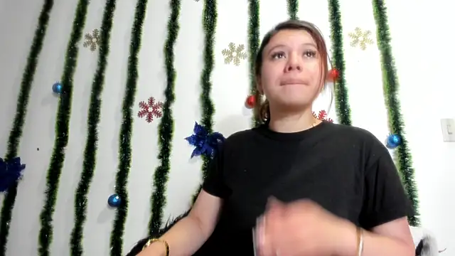 Vanessa Martinz online show from December 15, 12:43 pm