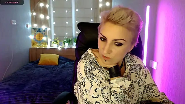 Sweet-n-Strong online show from December 1, 1:25 pm