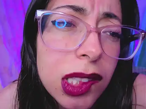 zylla storn online show from February 3, 8:19 am