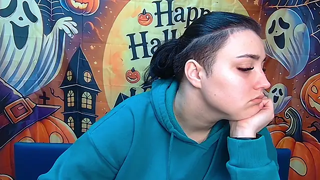 ScarletCargo online show from November 3, 6:17 am