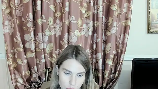 LinaBey online show from February 28, 4:50 pm