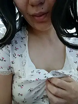 Emily  love online show from December 4, 2:30 pm