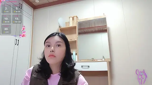 Qt889999 online show from November 15, 1:01 pm