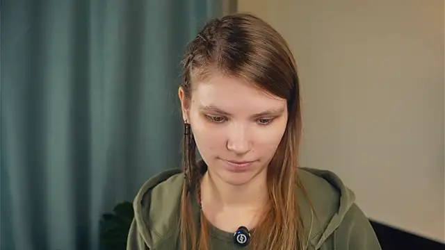 YoshieGradney online show from October 28, 8:20 am