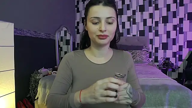 Snapshot of venusinylons chatting on December 14, 1:06 pm venusinylons online show from December 14, 1:06 pm