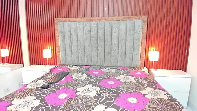 Katrina London online show from November 6, 8:15 pm