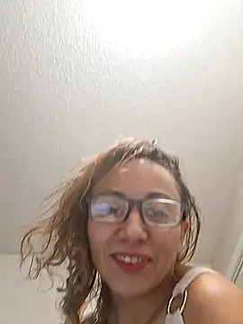 loveryvicky online show from November 9, 7:26 am