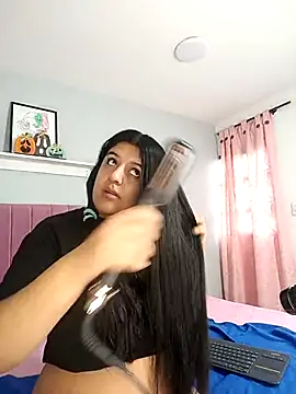 Naaoomii1 online show from October 31, 12:31 pm