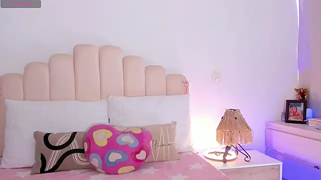 Manelyk  moon online show from November 23, 1:57 pm