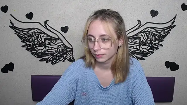 TracyLll online show from November 28, 1:03 pm