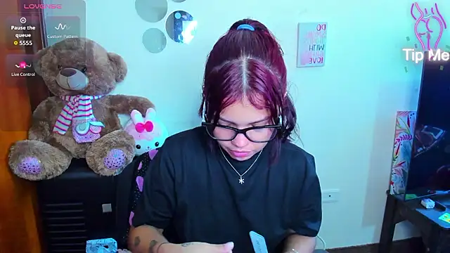 Emma boo online show from February 27, 4:18 pm