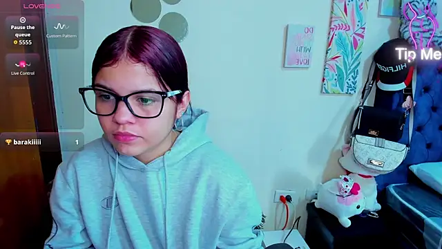 Emma boo online show from December 15, 8:14 pm