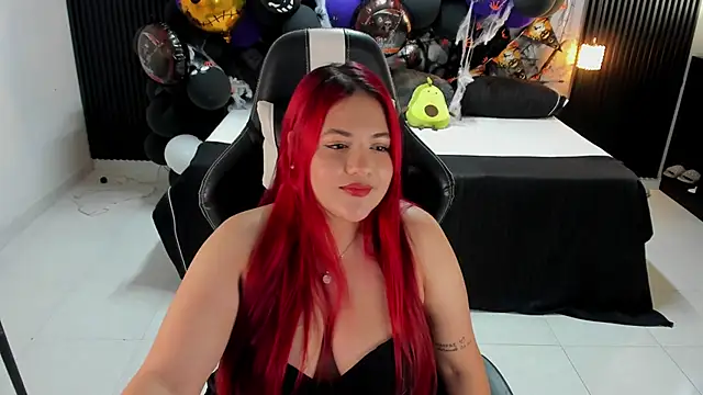 Snapshot of Missy_22 chatting on October 30, 8:43 pm Missy 22 online show from October 30, 8:43 pm