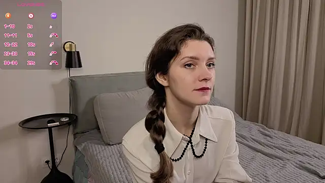 LauraYoungg online show from November 21, 8:11 pm