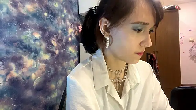 Lala Lush online show from November 3, 12:20 pm