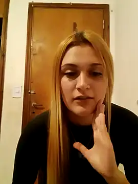 Snapshot of larubia_arg chatting on October 31, 2:46 am larubia arg online show from October 31, 2:46 am