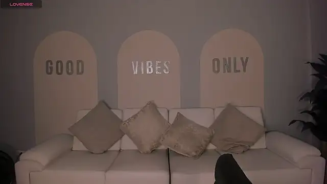 BellaConnorX online show from November 18, 3:40 am