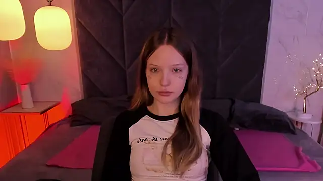 Iris Fresh online show from December 5, 8:43 pm