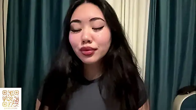 APRYLSUN online show from November 17, 1:23 pm