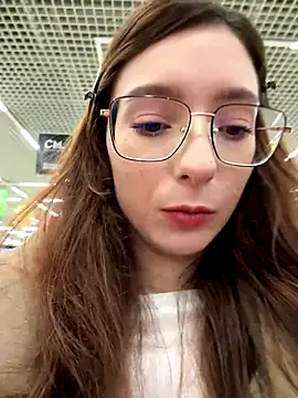 LilluKatten online show from December 1, 7:34 am