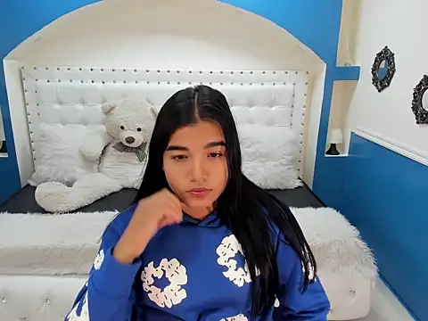 Sheyla Bell online show from October 31, 1:48 pm