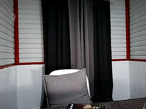 xwildflowerx online show from February 3, 6:40 am