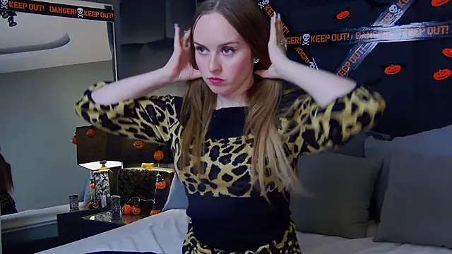 MollyMazer online show from November 2, 9:12 am