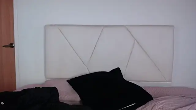 Maddifox  online show from November 10, 8:37 pm