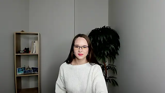 ShandaBrumet online show from November 1, 9:57 am