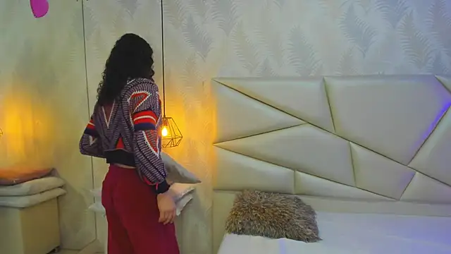 laurettedela rouse online show from December 2, 11:01 am