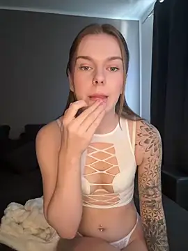 LisaFreierxx online show from November 22, 11:02 am