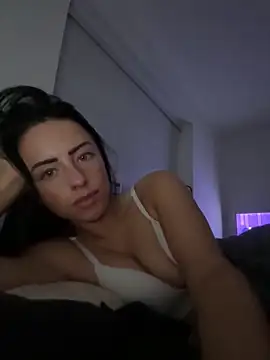 Bethrae25 online show from December 18, 11:42 pm