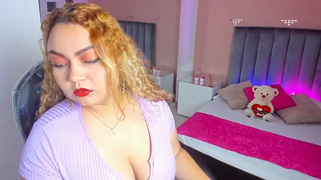 Sweet Rosee  online show from December 16, 1:06 pm