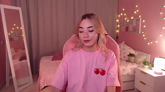 Rosie Mac online show from November 12, 1:14 am