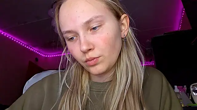 KarinRobertson online show from February 1, 5:12 pm